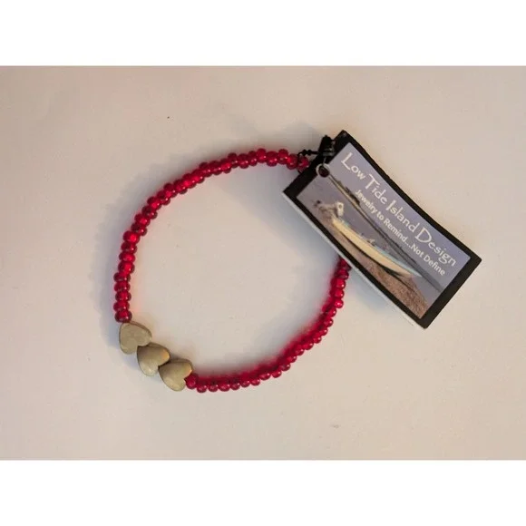 Low Tide Island Design Red Beaded Heart Charm Stretch Bracelet New With Tags