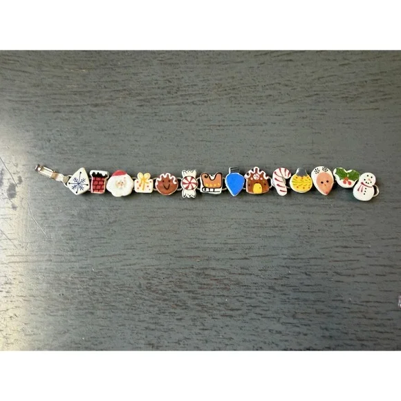 Vintage Christmas Holiday Charm Bracelet Ceramic Santa Snowman Gingerbread 7.75