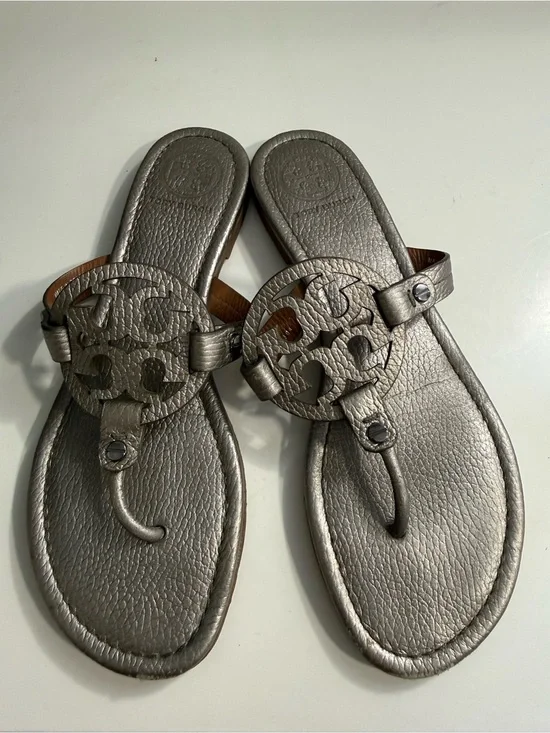 Tory Burch miller Metallic size 8 Pewter Logo Thong Sandals