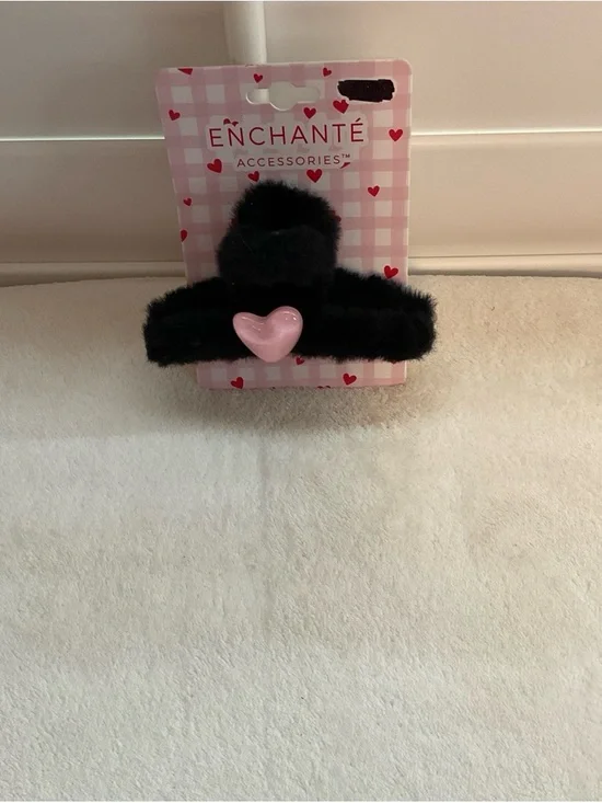Enchanté Black Fuzzy Hair Clip with Pink Heart Accent