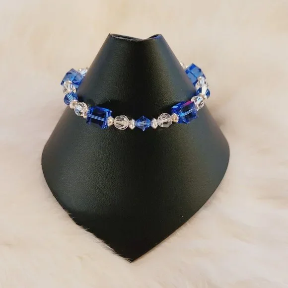 Beautiful Blue‎ Square Glass Bracelet Beaded Boho Whimsigoth Magnetic Clasp 9152