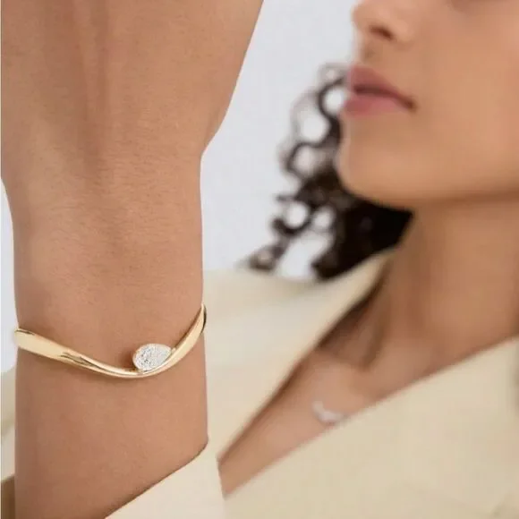 Teardrop Crystal bracelet Q152
