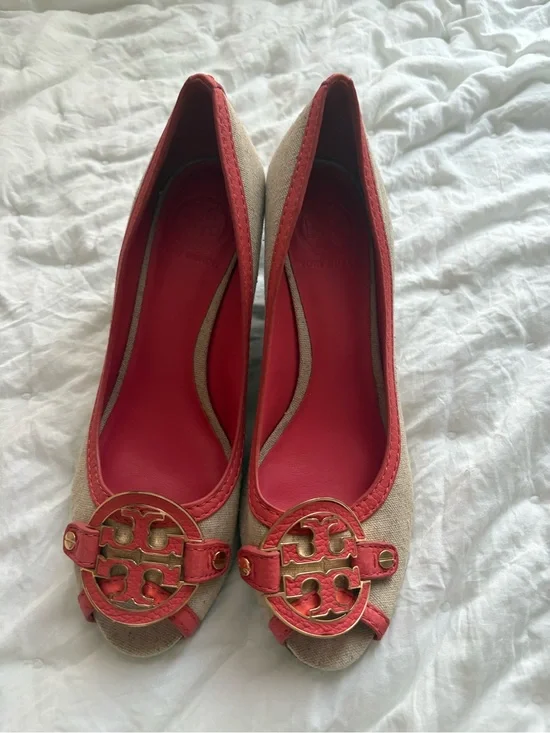 Tory Burch Beige Canvas Heels with Coral Trim & Gold Logo