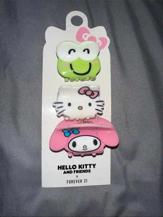 Forever 21 Green, White, Pink Character Hair Clips Set