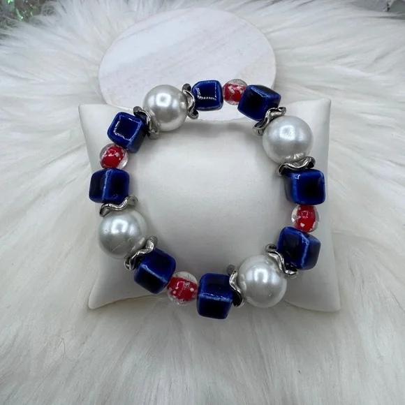Red White Blue Pearl Beaded Bracelet – Patriotic Stretch Charm Bracelet