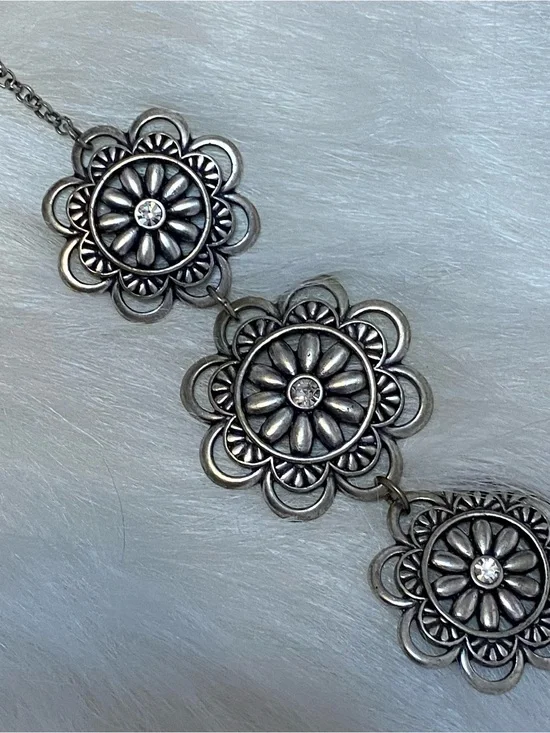 Grace Adele Silver Flower Medallion Bracelet NIB Deadstock Scentsy