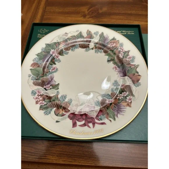 Lenox‎ colonial christmas wreath plate North Carolina Twelfth Colony 1992 Ribbon
