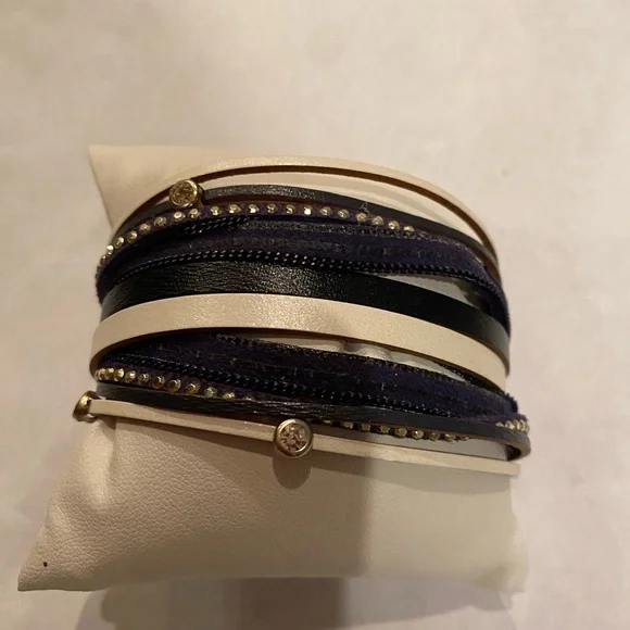 SAACHI Multi strand Fashion bracelet leather + studs zipper detail navy blue