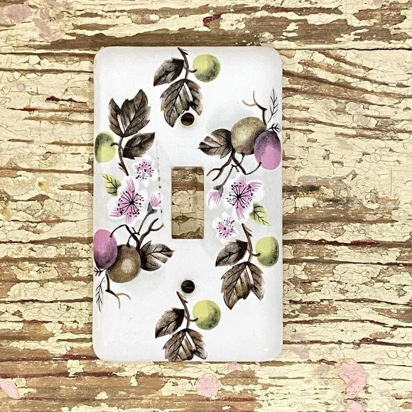 Vintage‎ Porcelain Single Light Switch Cover Purple & Green Grapes Hand Painted
