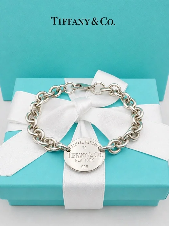 Tiffany & Co. Return to Tiffany Oval Tag Link Bracelet Sterling Silver Gift Box