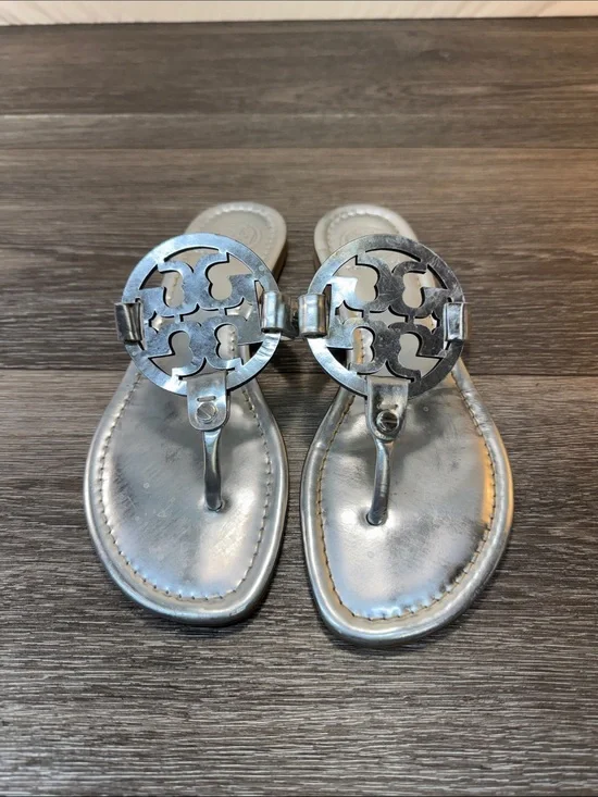Tory Burch Metallic Silver Logo Thong Sandals Sz 7.5 (h51)