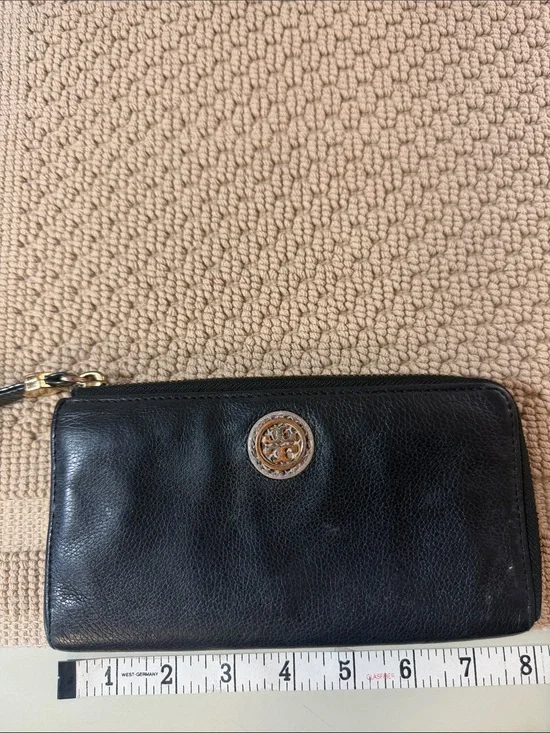 Tory Burch Black Pebbled Leather Zip Around Continental Wallet Gold Logo