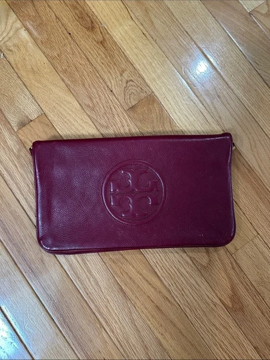 🎆Tory Burch Burgundy Leather Logo Zip Clutch