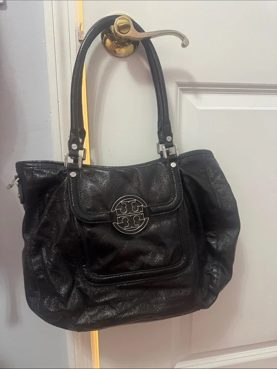 Tory Burch Black Leather Logo-Emblem Shoulder Bag