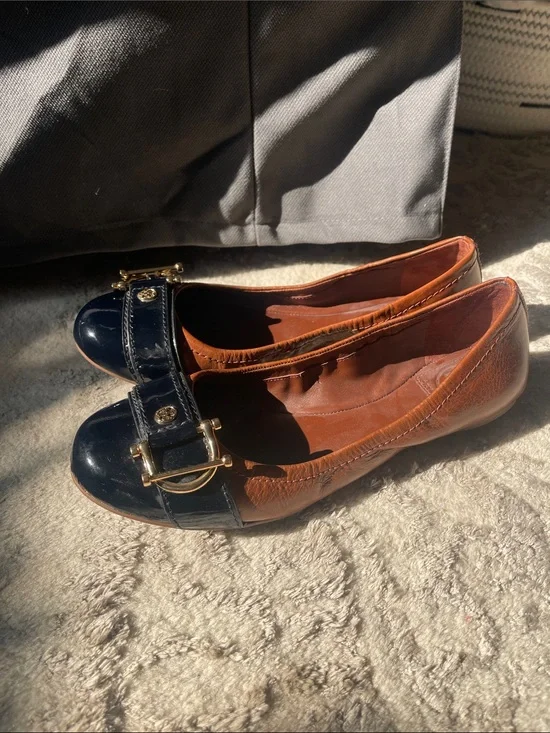 Tory Burch Brown Leather & Black Patent Toe Ballet Flats with Gold Buckle size 8