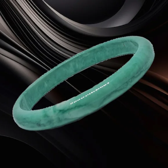 🎄10/$20.  Green Faux Marble Bangle Bracelet