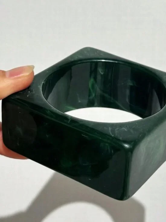 1pc Vintage Green Wide Resin Bangle Bracelet With Amber Pattern Accents
