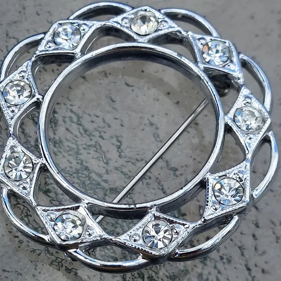 Vintage Sarah Coventry Silver Brooch