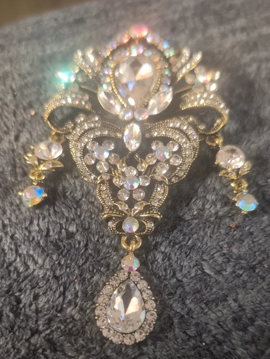 Source Unknown Gold and Clear Crystal Filigree Drop Brooch
