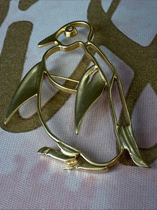 Gold Penguin Brooch Pin - Elegant Women’s Jewelry