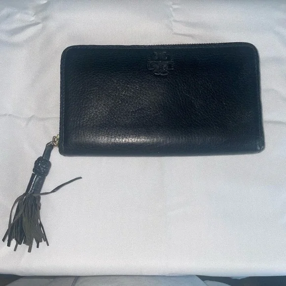 Tory Burch Taylor Zip Continental Wallet in Black Pebbled Leather With Tassel