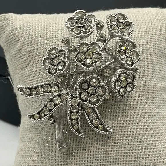 Crown Trifari Vintage Rhinestone Listed Plated Mill Work‎ Floral Bouquet Brooch