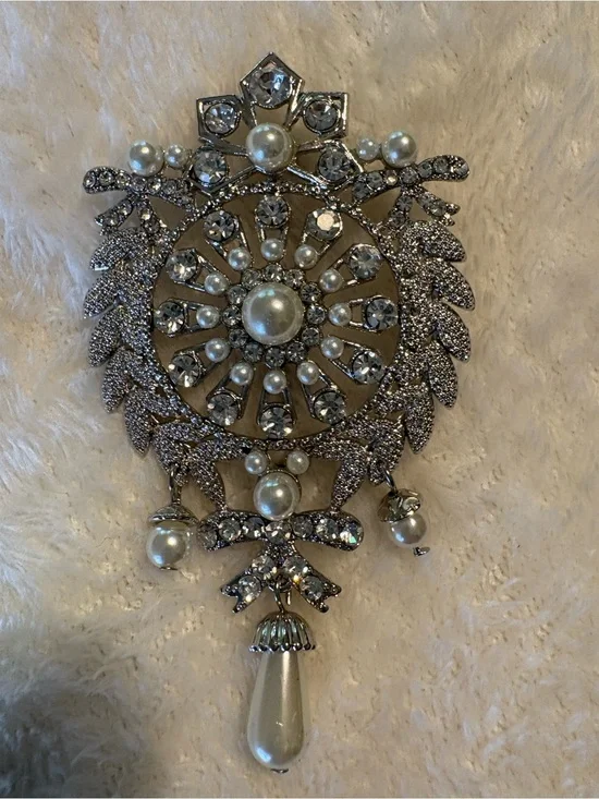Pearl & Rhinestone Statement Brooch - Silver Tone