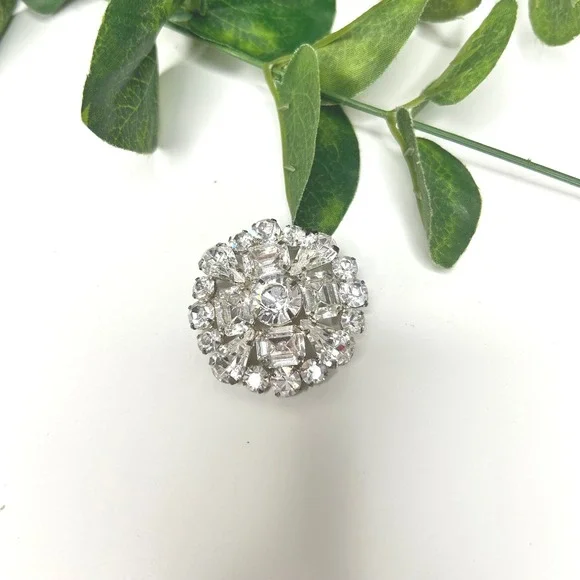 Sparkling Round Crystal‎ Brooch Pin Rhinestone Silver Tone Flower Design