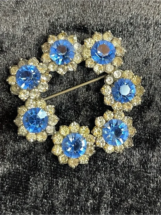 Vintage sterling silver brooch