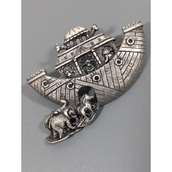 Vintage Silver‎ Tone Noahs Ark Elephant Animal Brooch Pin