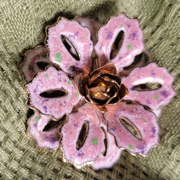 Vintage Enameled  Pin