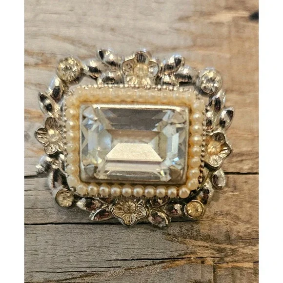 Vintage CORO Brooch -  Rhinestone Faceted Crystal White Pearl - Brooch - Classic