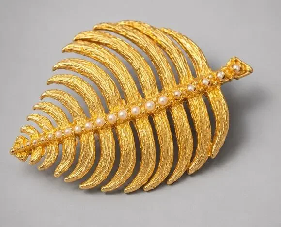 Vintage Large Faux Pearl & Gold-tone Leaf Brooch Pin- Figural 2