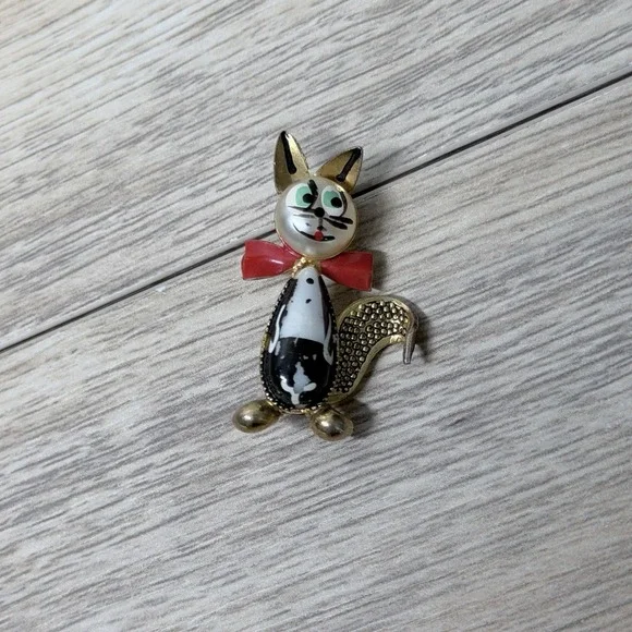 Vintage Cat Brooch Whimsical Kitsch Retro‎ Mid Century Novelty Pin Jewelry