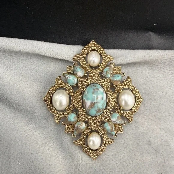 Vintage‎ Sarah Coventry Brooch Remembrance Gold Tone Acrylic Signed