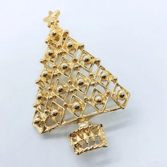 Vintage Christmas Tree Brooch Goldtone