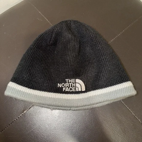 THE NORTH FACE  Infant Size Black‎ & Grey Embroidered Beanie Knit Hat