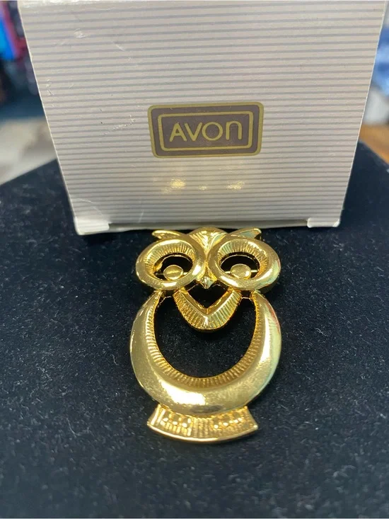 Vintage Avon Shiny Gold toned Owl Pin Brooch