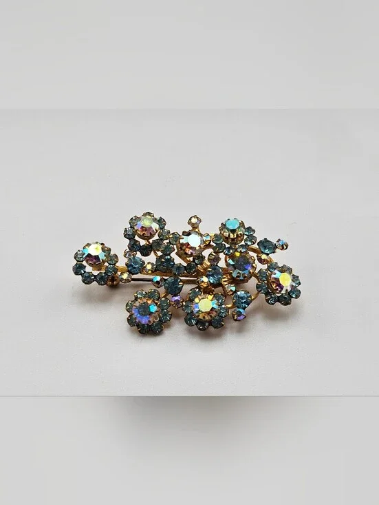 ​Vtg 1950s Blue Aurora Borealis Rhinestone Flower Brooch Gold Tone Floral Pin AB