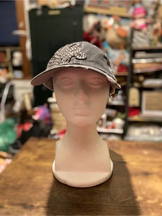 Girls/teens distressed baseball cap