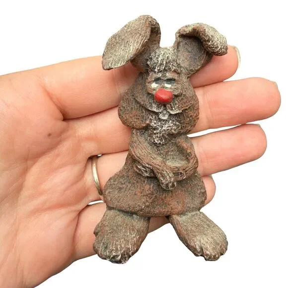 Vintage Jewelry Wood Carved Rabbit Brooch Bunny Pin
