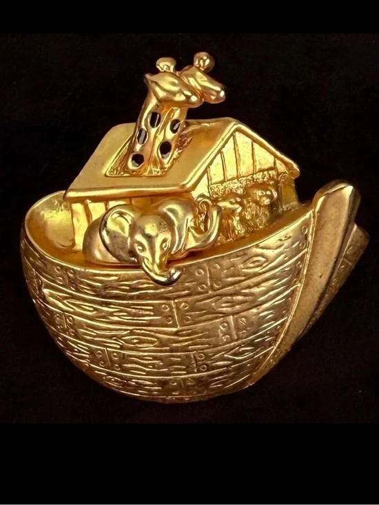 Vintage goldtone, heavy weighted, Noah’s ark, brooch pin