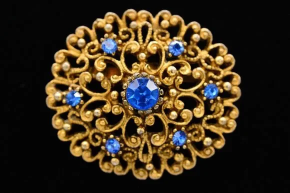 JJ Vintage Pin Brooch Blue Rhinestone Crystal Antiqued Gold Signed 1980s Bin7