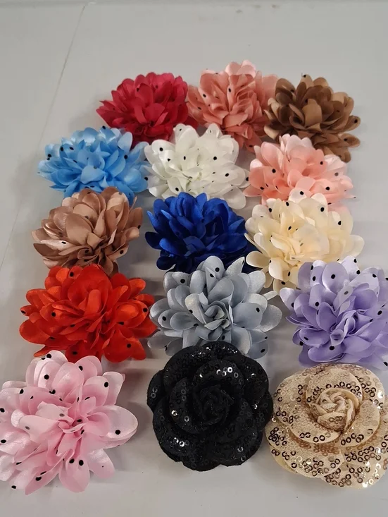 15 Assorted Floral Brooch/Fabric Hair Clips - Multicolor