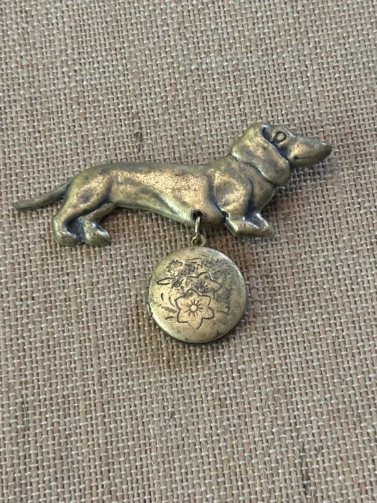 Vintage Dachshund Dog Brooch Locket Pin Weiner Dog