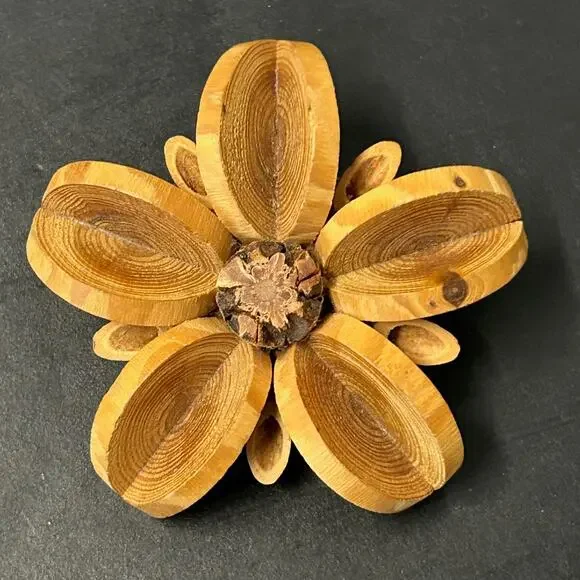 Vintage Handmade Hand Carved‎ Tree Log Wooden Flower Brooch Unmarked
