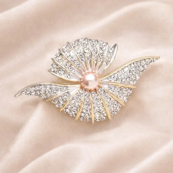 Celeste Pearl & Crystal Fan Brooch – Elegant Gold Statement Pin