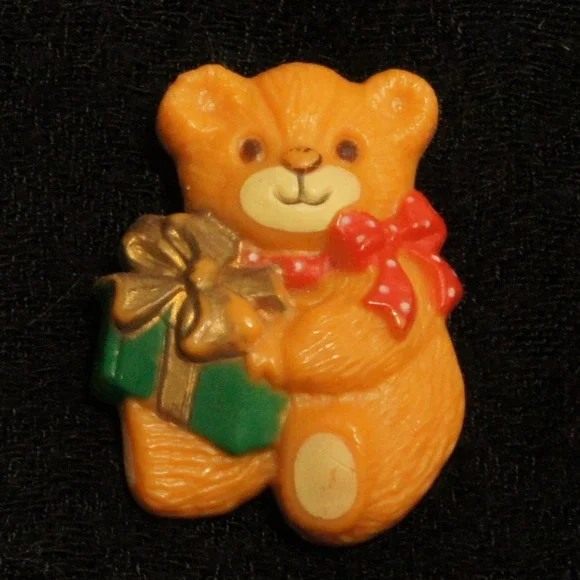 Vintage‎ 1982 Enesco Teddy Bear Christmas Brooch Gift Present Pin