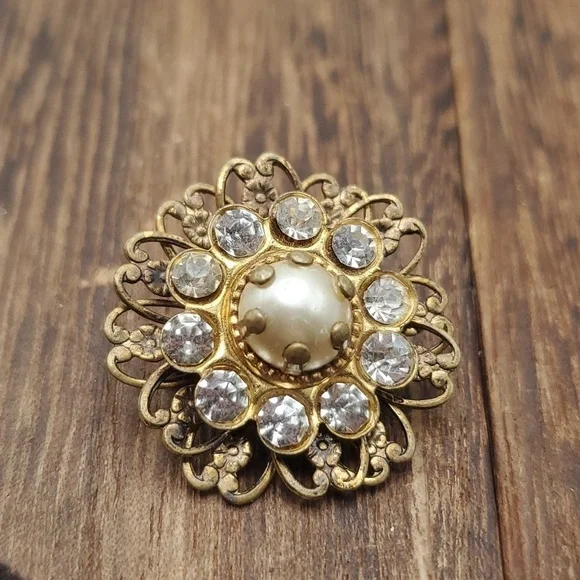 B432‎ edwardian crystal floral cottagecore brooch
