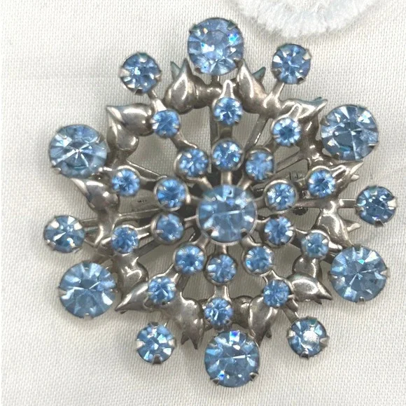 Vintage Snowflake Brooch Blue‎ Rhinestone Pin